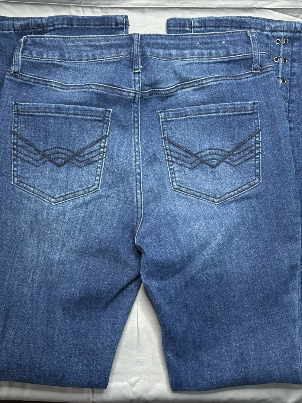 Idyllwind High Rise Flare Jeans ๐ - Picture 6 of 10